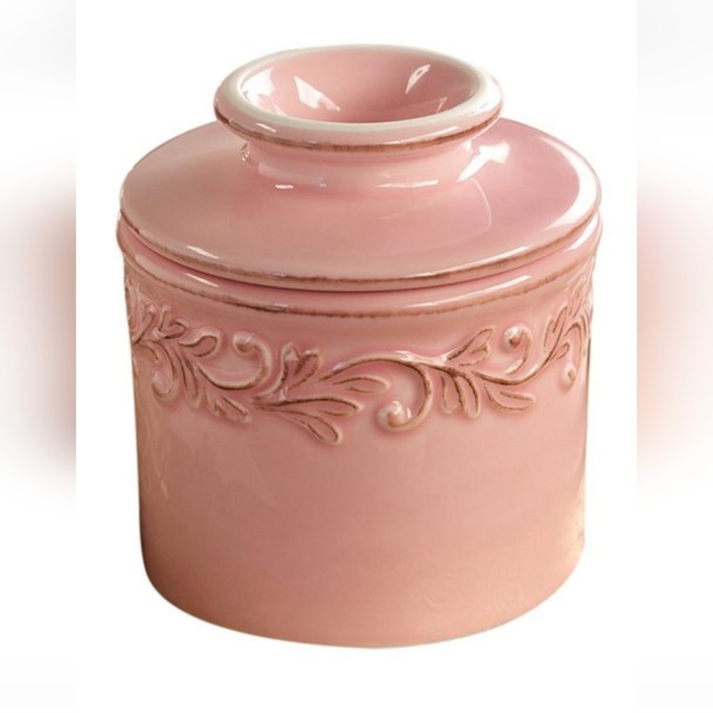 ISO (In search of) Butter bell crock pastel pink or antique ivory rose 🌹